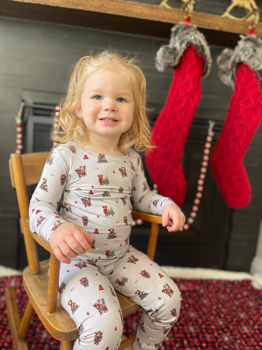 Long Sleeve Pajamas in Christmas Cows