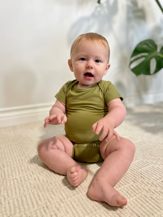 Ribbed Short Sleeve Bodysuit in Evergreen